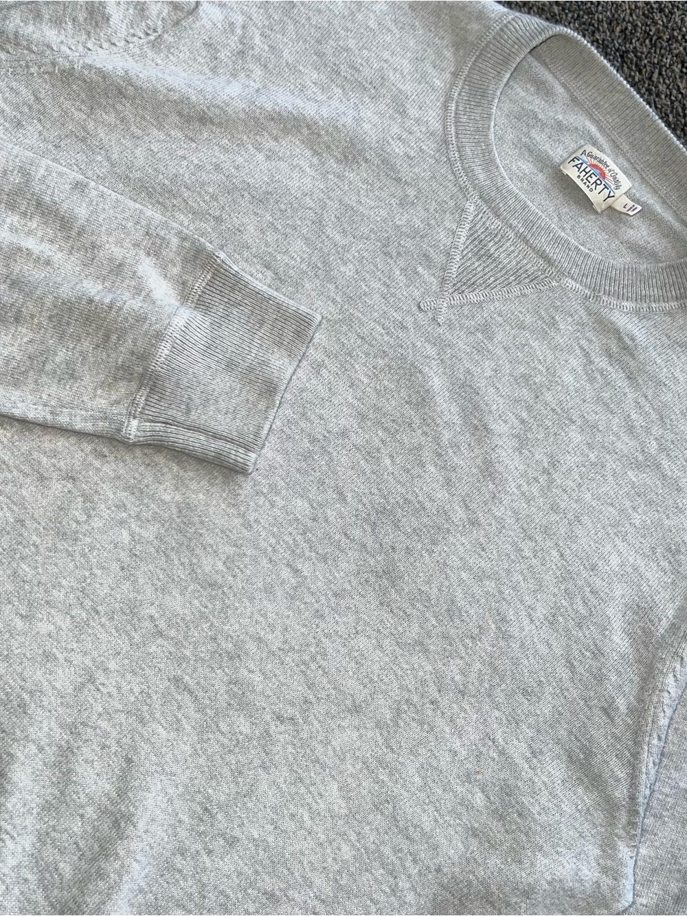 Faherty Light Gray Heather Cashmere Long Sleeve Sweatshirt Men’s Size L